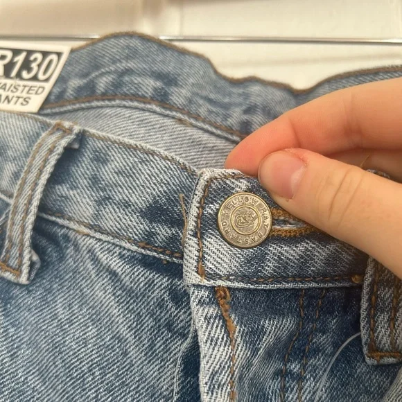 Brandy Melville J. Galt Low Waisted 90s Jeans - Picture 3 of 5